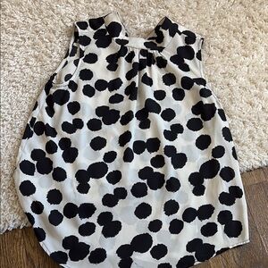 Who What Wear Black and White Sleeveless Crew Neck Top